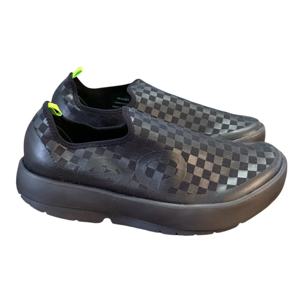 OOFOS OOmg eeZee Low Recovery Shoes Black Checker Men’s Size 9.5 Women’s 11.5